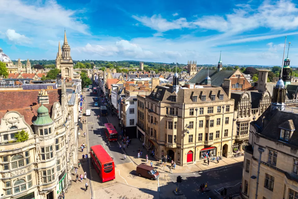 Streets and buildings in historic Oxford, England.
